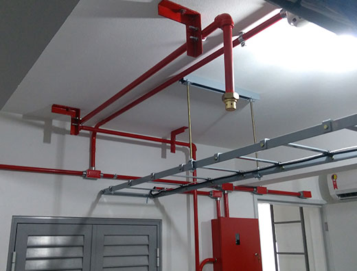 DHFIRE — equipe em obra de prevenção a incêndio
